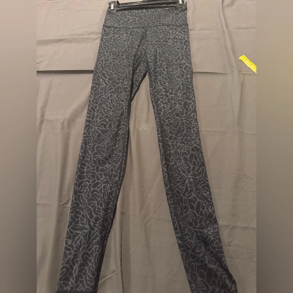 Lululemon Wunder Under Pant High-Rise Roll Down Full-On Luxtreme Petal Camo sz 2